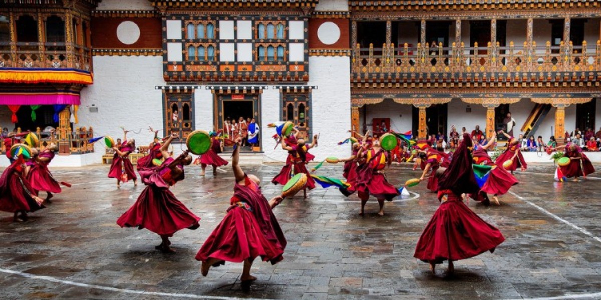 Bhutanese Culture & Traditions Every Traveler Should Know